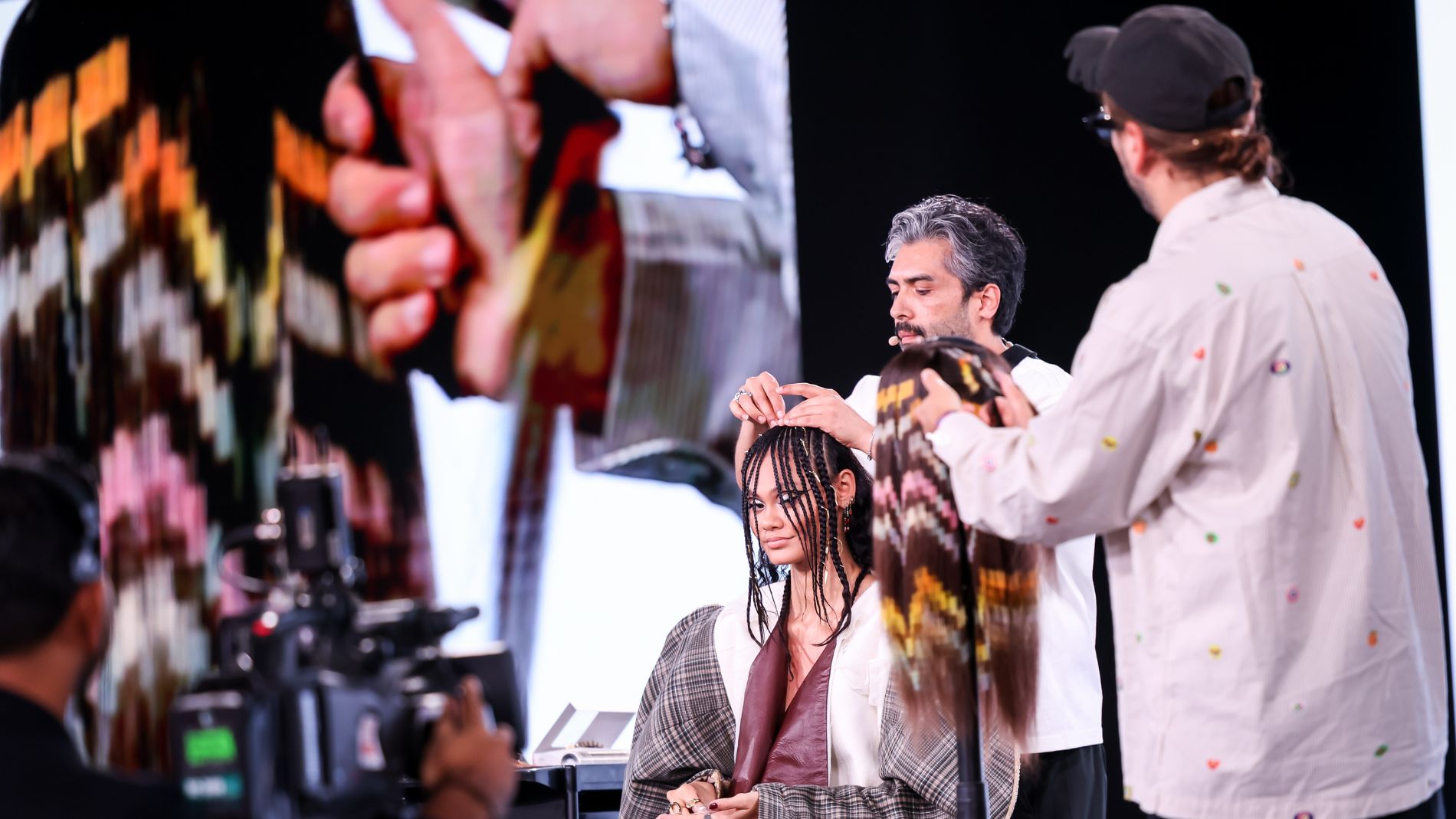 Hair cutting demonstration at beautyLIVE